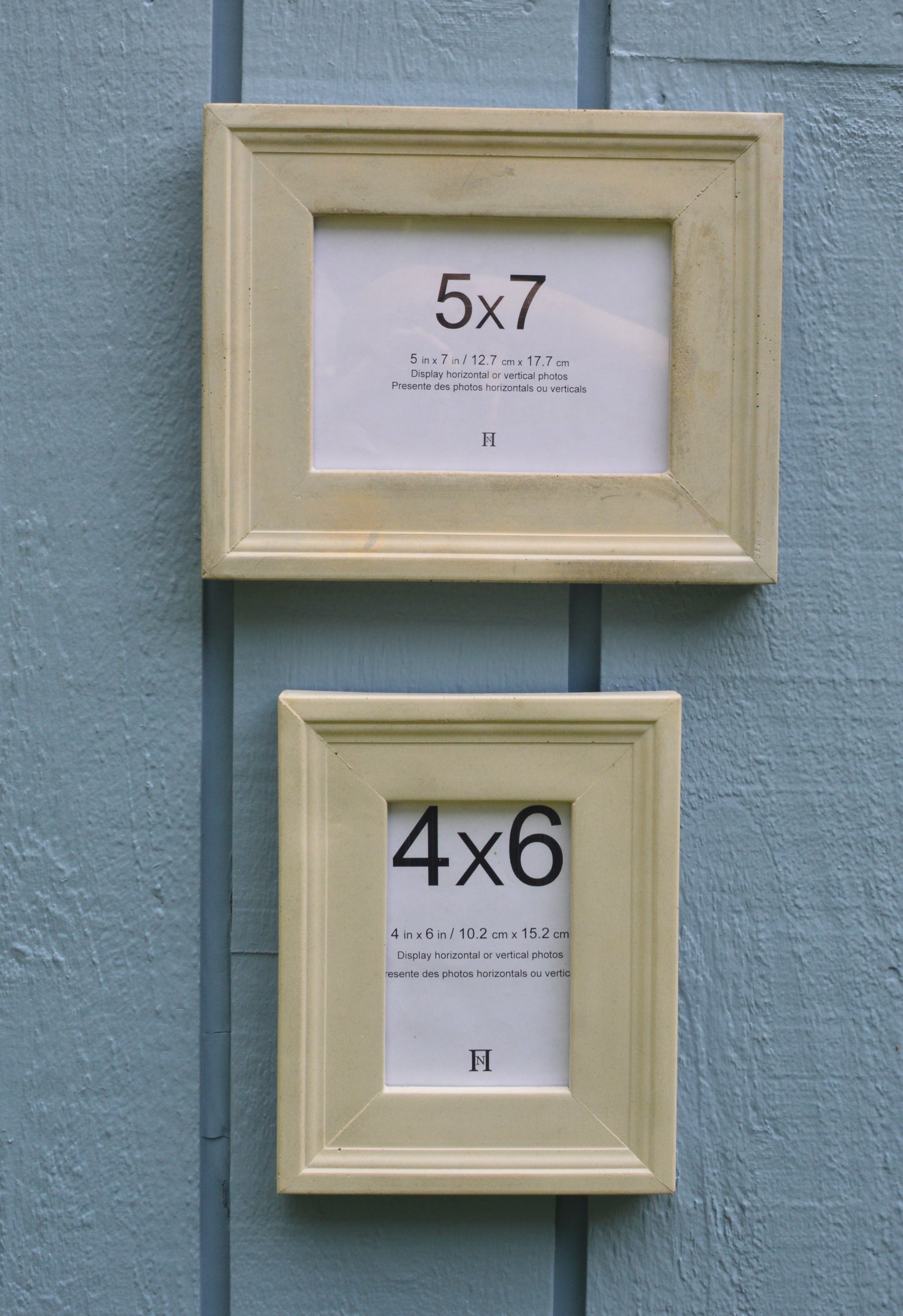 Concrete Picture Frame - Contemporary